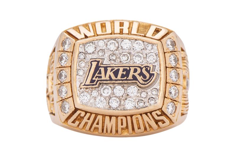 Kobe pamela Bryant Los Angeles Lakers Championship Ring 206 000 USD Auction joe jellybean