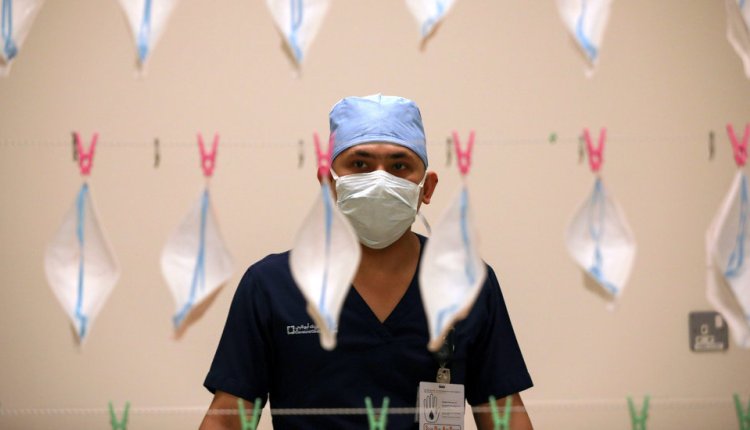 Medical Workers Should Use Respirator Masks, Not Surgical Masks