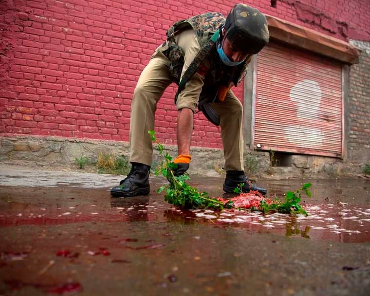 Policía 2 oficiales asesinados por rebeldes en Cachemira controlada por India