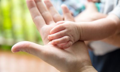 Los bebés nacidos de madres con COVID-19 pueden tener anticuerpos, pero el alcance de la protección no está claro