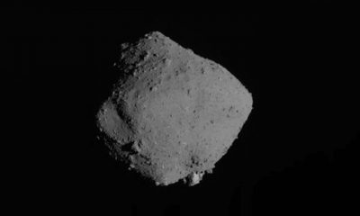 El polvo de asteroides recogido por la sonda japonesa llega a la Tierra