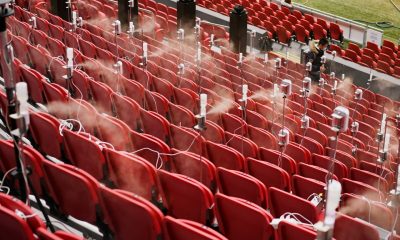 Los científicos rocían gotas similares a la saliva en el estadio para estudiar cómo los fanáticos esparcen aerosoles