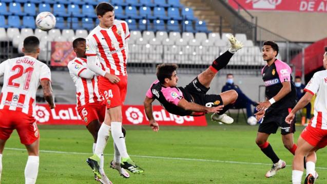 Real Mallorca's Abdon Prats scores a wonder goal against Almeria